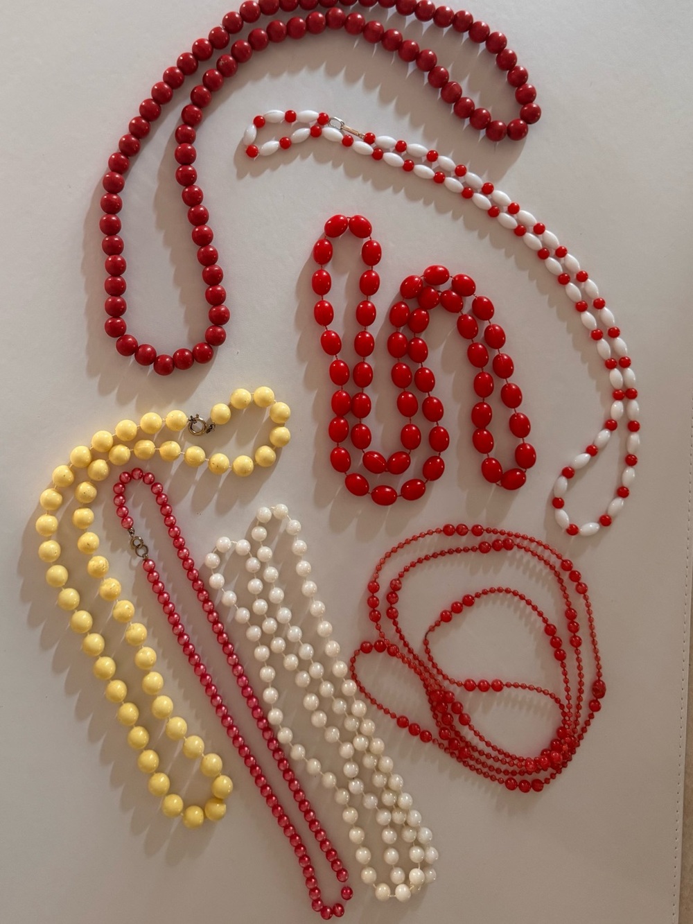 Lot of Seven Classic Beaded Necklaces
Vintage - Picture 4 of 4